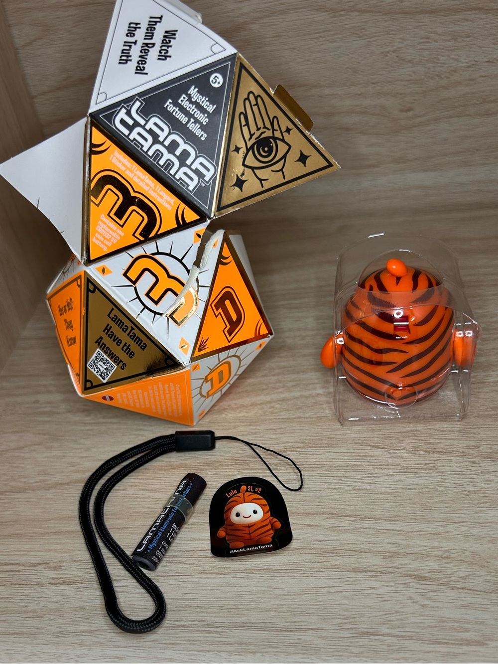 Lama Tama Mystical Electronic Fortune Teller - Lulu S1 #2 - Picture 2 of 3